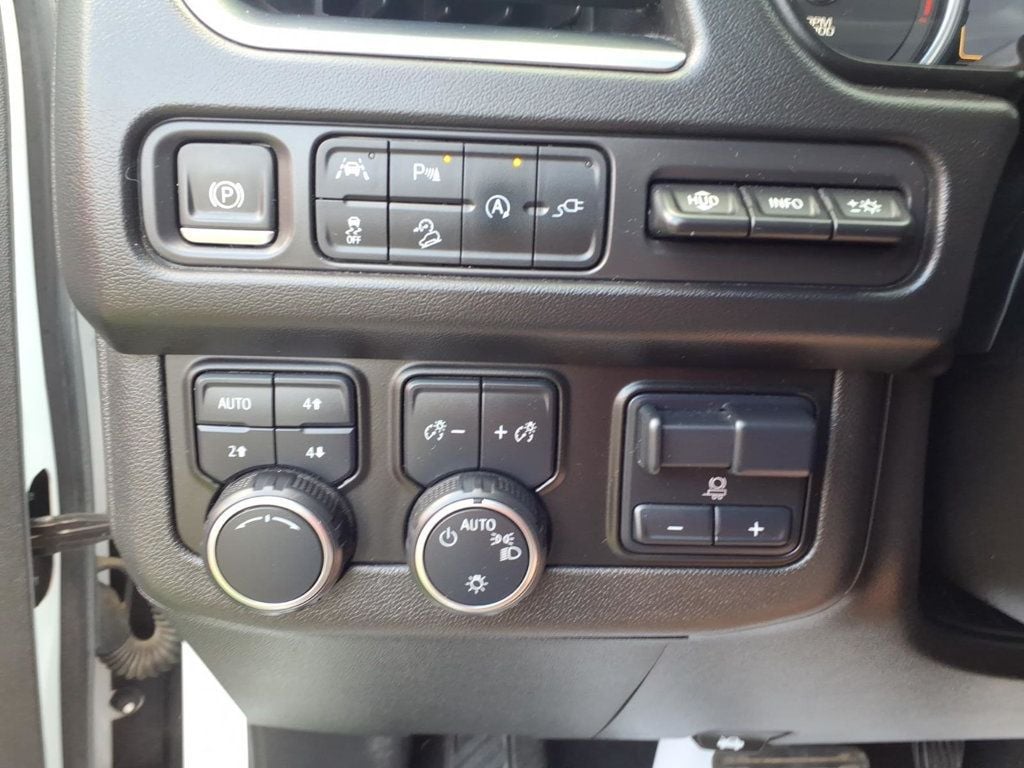 2021 Chevrolet Suburban 4WD 4dr Premier - 23045989 - 11