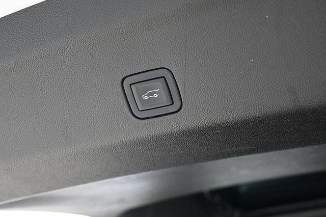 2021 Chevrolet Suburban RST - 23064051 - 18