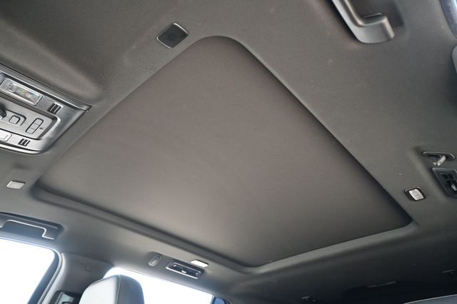 2021 Chevrolet Suburban RST - 23064051 - 19