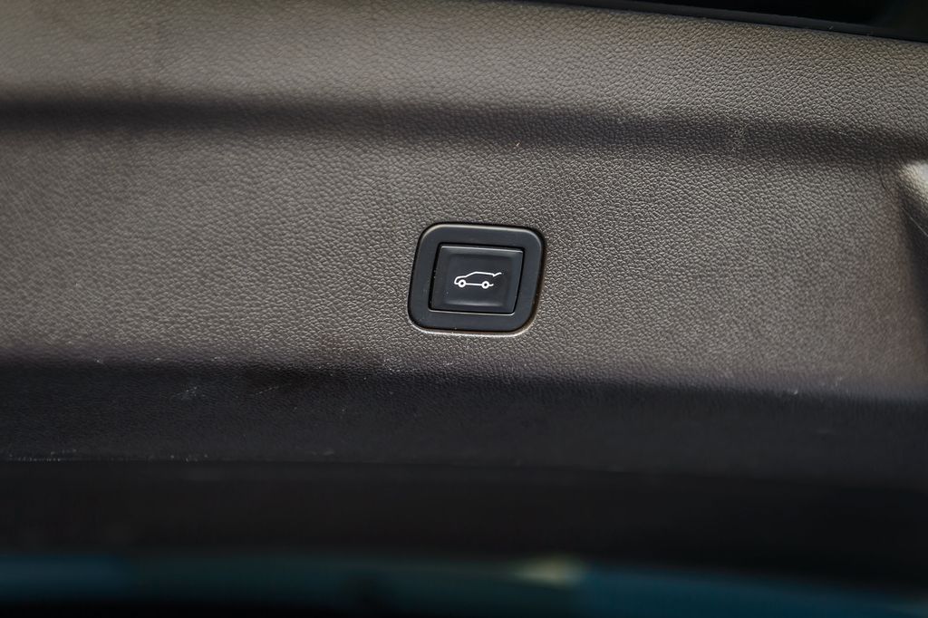 2021 Chevrolet Suburban SUBURBAN LT - NAV - BACKUP CAM - THIRD ROW - SUPER CLEAN - 23011296 - 10