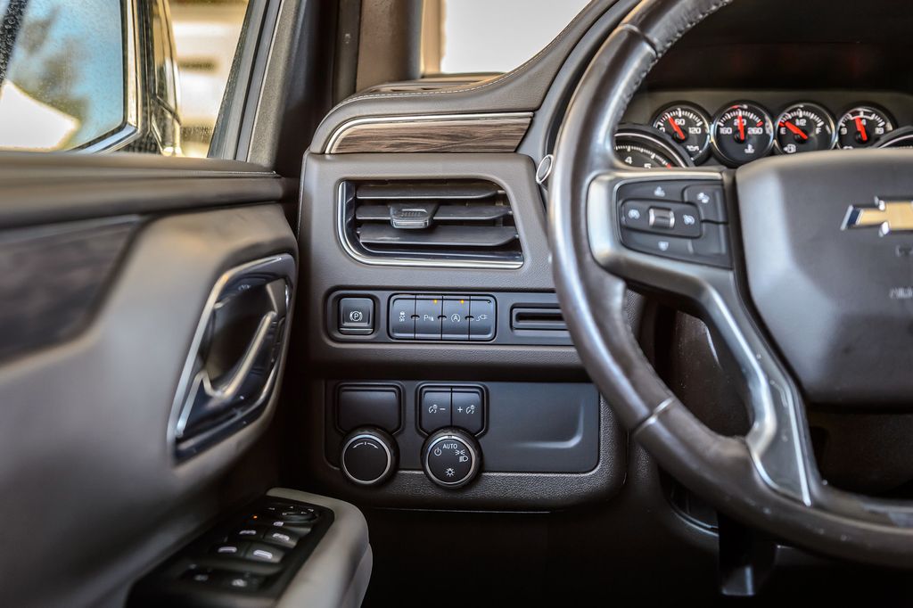 2021 Chevrolet Suburban SUBURBAN LT - NAV - BACKUP CAM - THIRD ROW - SUPER CLEAN - 23011296 - 24