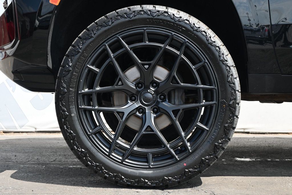 2021 Chevrolet Tahoe Z71 photo 3