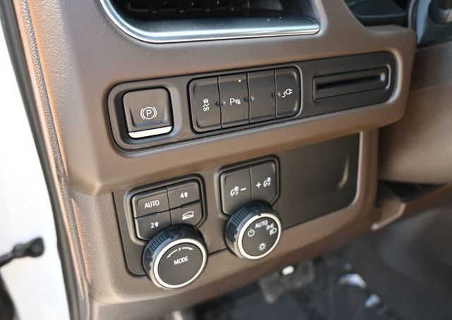 2021 Chevrolet Tahoe 4WD 4dr LT - 23068588 - 15