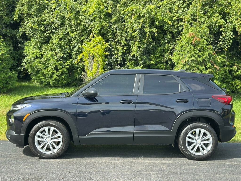 2021 Chevrolet Trailblazer LS photo 2