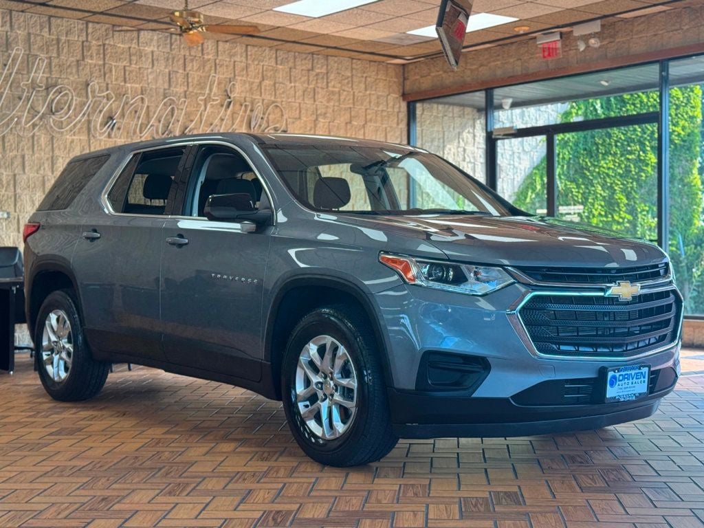 2021 Chevrolet Traverse 1LS photo 3