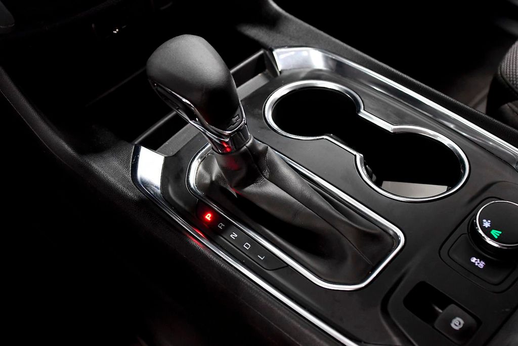 2021 Chevrolet Traverse FWD 4dr LT Cloth w/1LT - 22171315 - 25