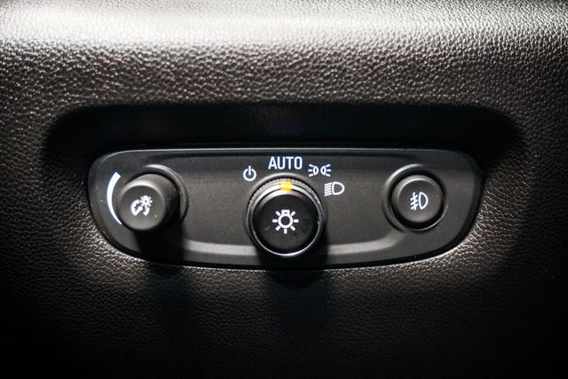 2021 Chevrolet Traverse FWD 4dr LT Cloth w/1LT - 23030579 - 21
