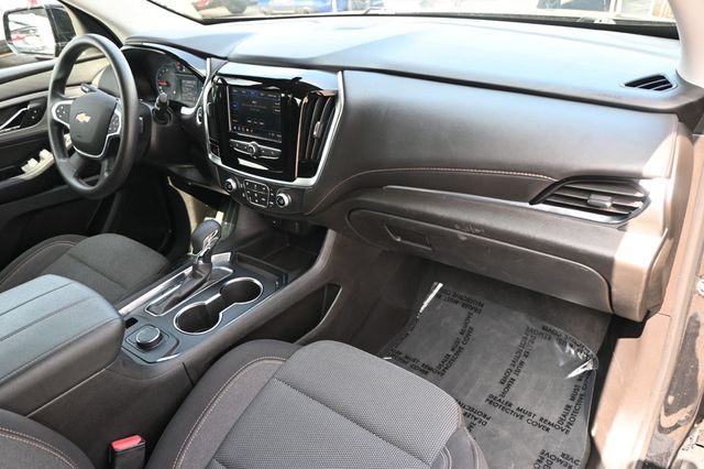 2021 Chevrolet Traverse LS - 23049277 - 11