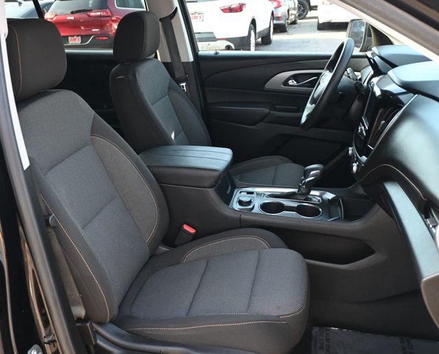 2021 Chevrolet Traverse LS - 23066014 - 16