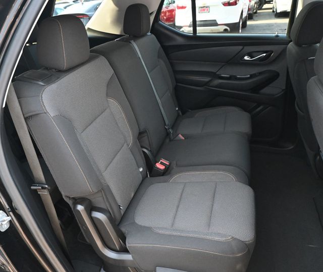 2021 Chevrolet Traverse LS - 23066014 - 17