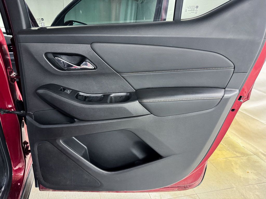 2021 Chevrolet Traverse LT - 23028937 - 16