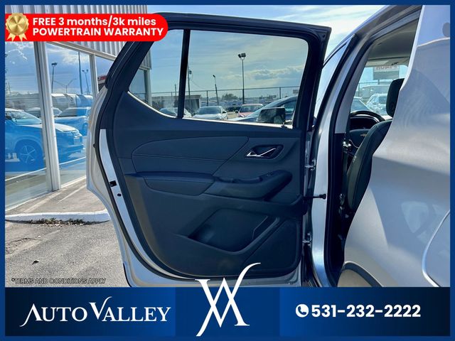 2021 Chevrolet Traverse LT Sport Utility 4D - 22939063 - 19