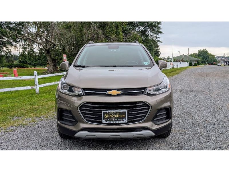 2021 Chevrolet Trax LT photo 2