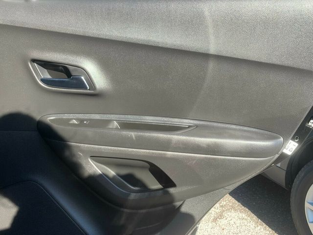 2021 Chevrolet Trax FWD 4dr LS - 22969062 - 21