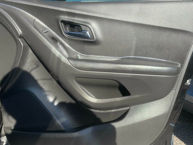 2021 Chevrolet Trax FWD 4dr LS - 22969062 - 23