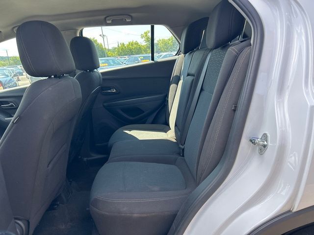 2021 Chevrolet Trax FWD 4dr LS - 23050359 - 6
