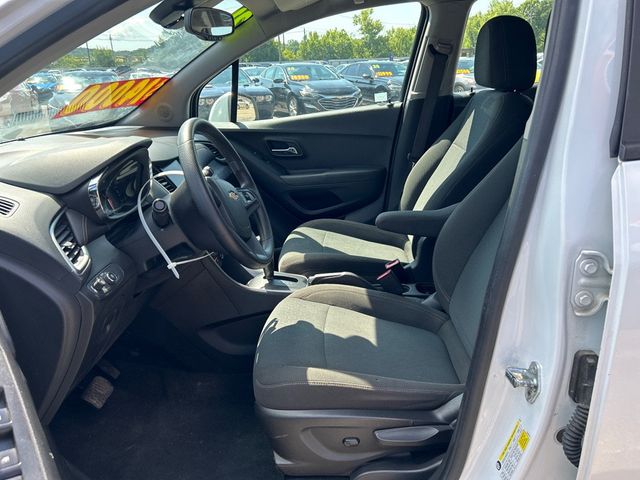 2021 Chevrolet Trax FWD 4dr LS - 23050359 - 7