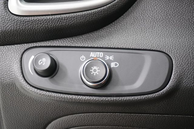 2021 Chevrolet Trax FWD 4dr LT - 22963585 - 18