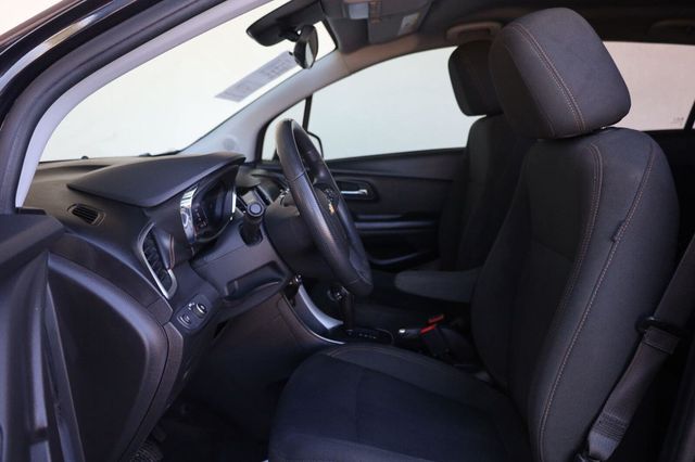 2021 Chevrolet Trax LS - 23093850 - 16