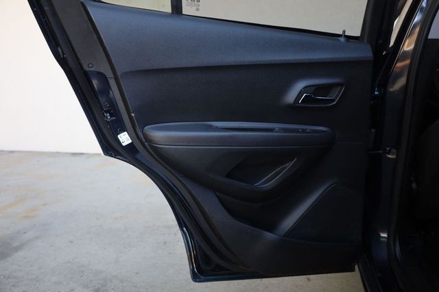 2021 Chevrolet Trax LS - 23093850 - 18