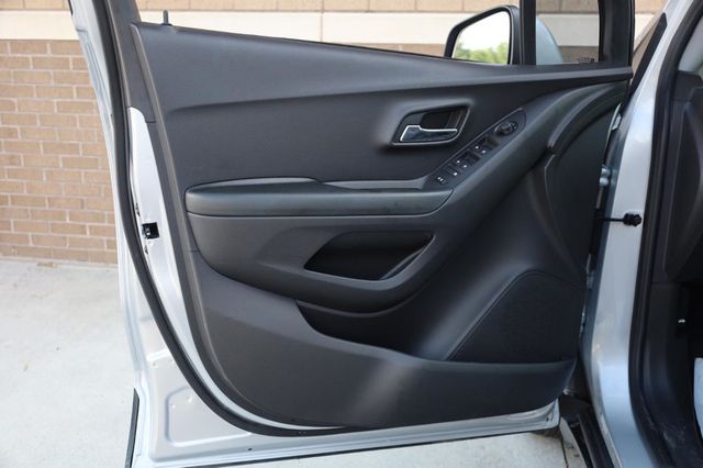 2021 Chevrolet Trax LT - 23046425 - 11