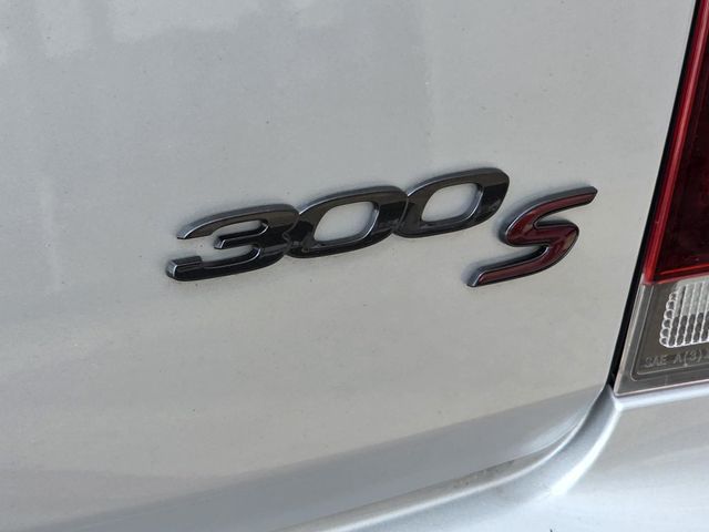 2021 Chrysler 300 300S RWD - 22949053 - 25