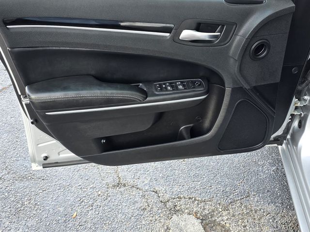 2021 Chrysler 300 300S RWD - 22949053 - 26