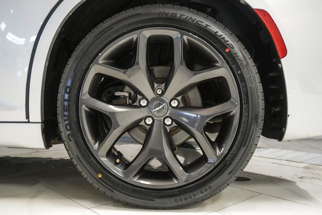 2021 Chrysler 300 300S RWD - 22981953 - 37