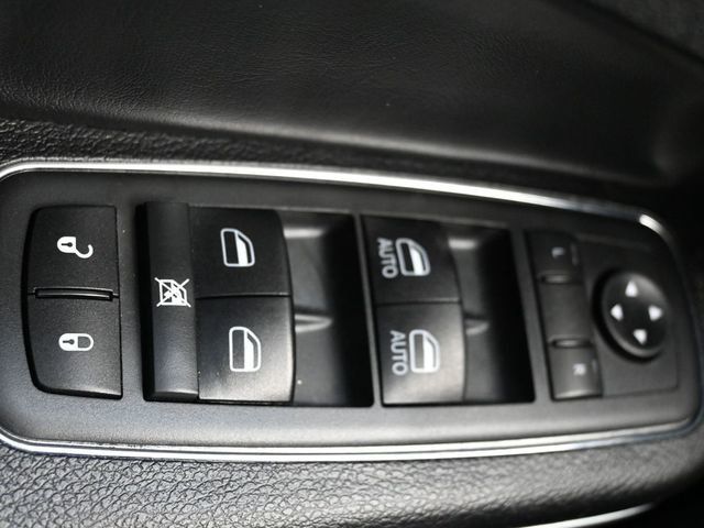 2021 Chrysler 300 300S RWD - 23032989 - 27