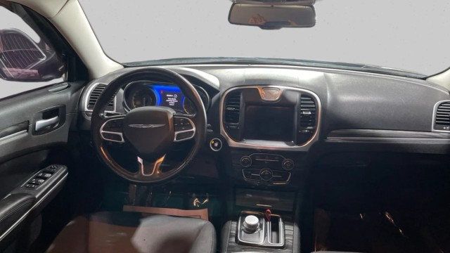 2021 Chrysler 300 Touring RWD - 22999982 - 12