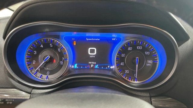 2021 Chrysler 300 Touring RWD - 22999982 - 13