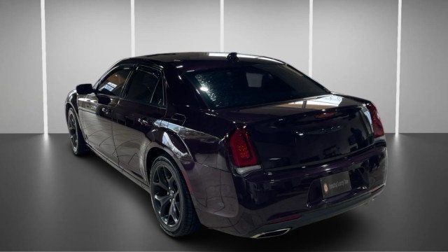 2021 Chrysler 300 Touring RWD - 22999982 - 4