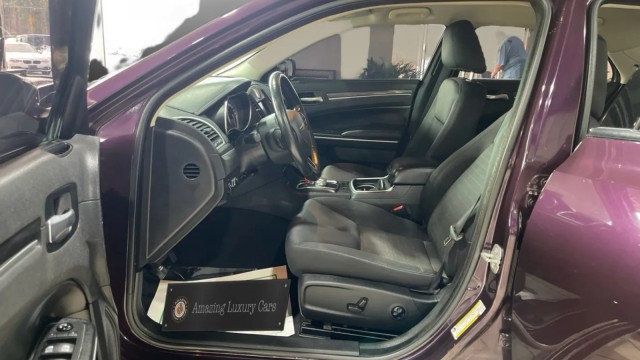 2021 Chrysler 300 Touring RWD - 22999982 - 8