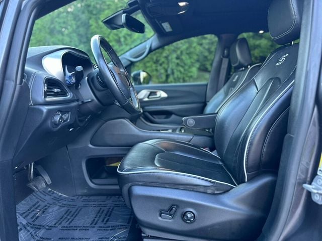 2021 Chrysler Pacifica Hybrid Limited FWD - 22910879 - 16