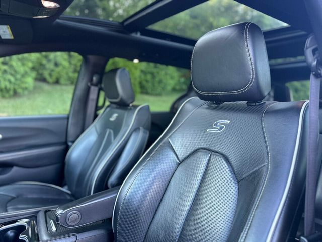 2021 Chrysler Pacifica Hybrid Limited FWD - 22910879 - 17