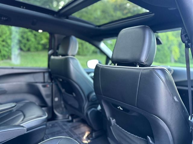 2021 Chrysler Pacifica Hybrid Limited FWD - 22910879 - 24