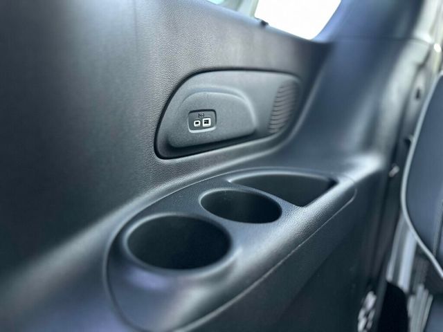 2021 Chrysler Pacifica Hybrid Limited FWD - 22910879 - 26