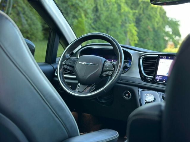 2021 Chrysler Pacifica Hybrid Limited FWD - 22910879 - 31