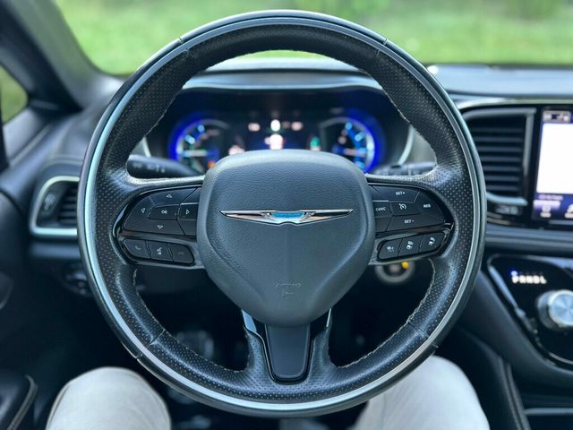 2021 Chrysler Pacifica Hybrid Limited FWD - 22910879 - 32