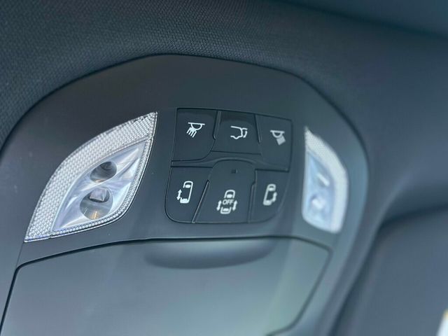 2021 Chrysler Pacifica Hybrid Limited FWD - 22910879 - 35