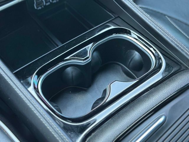 2021 Chrysler Pacifica Hybrid Limited FWD - 22910879 - 49