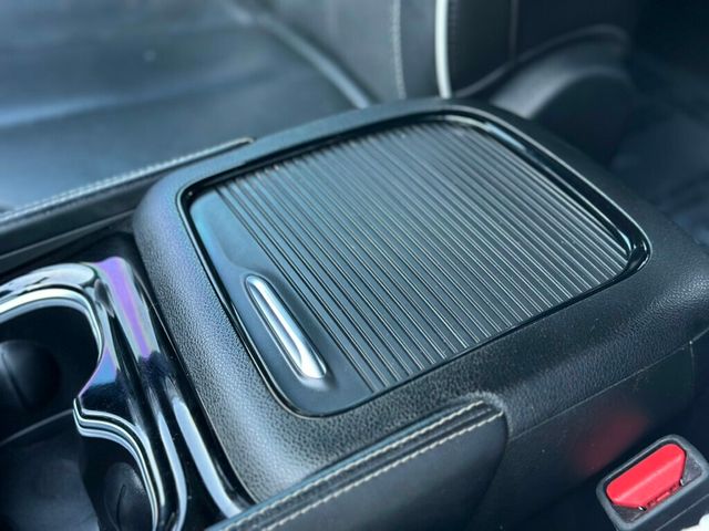 2021 Chrysler Pacifica Hybrid Limited FWD - 22910879 - 50