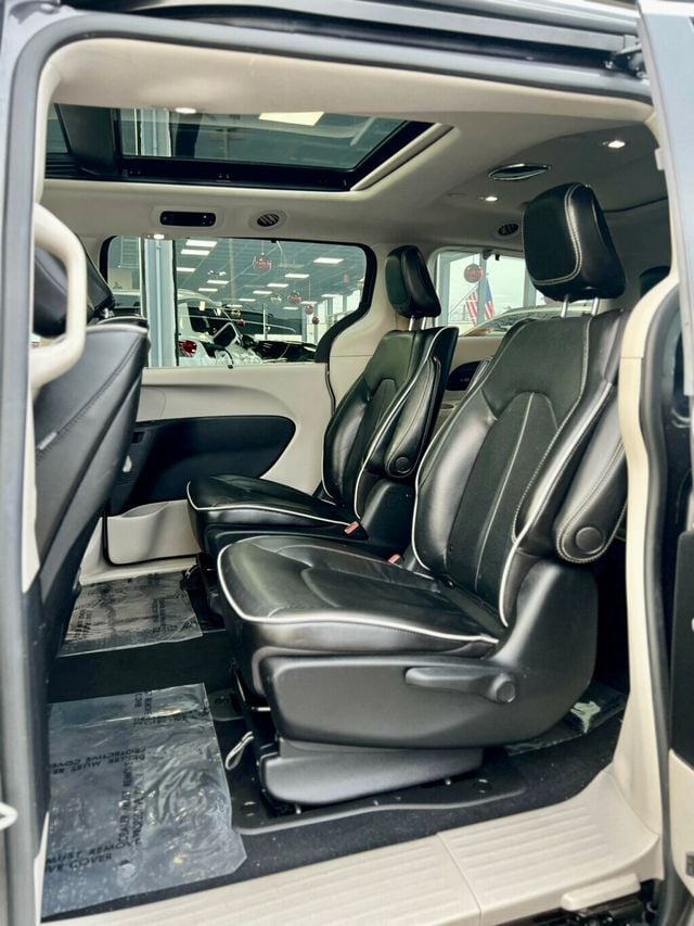 2021 Chrysler Pacifica Hybrid Limited FWD - 22953264 - 12