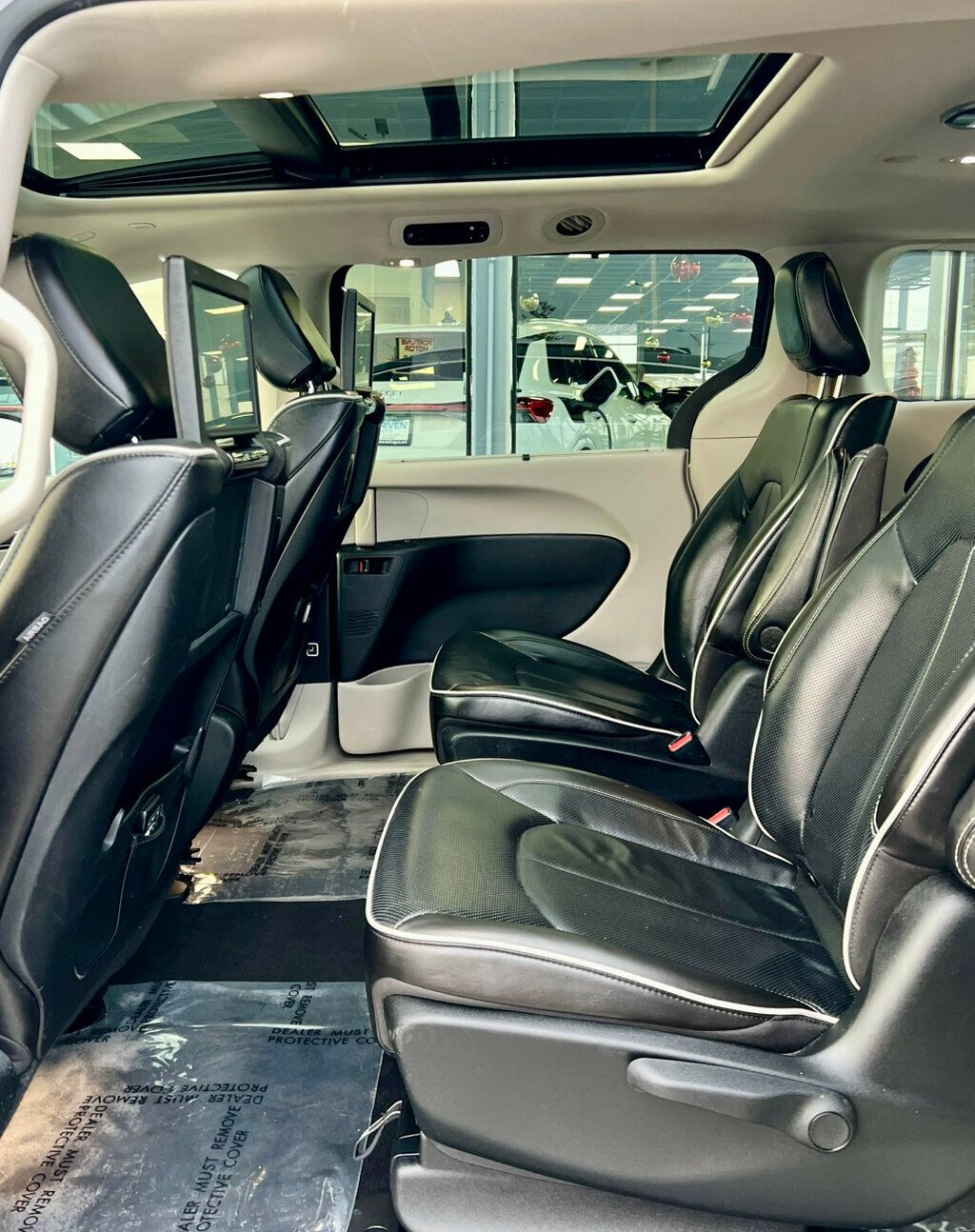 2021 Chrysler Pacifica Hybrid Limited FWD - 22953264 - 14