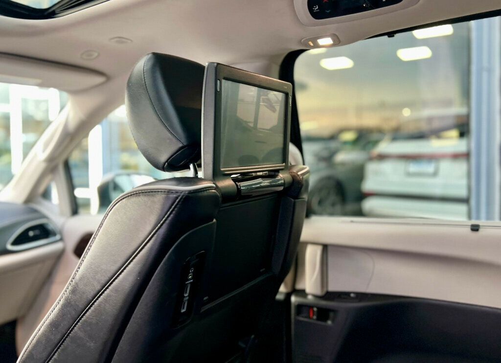 2021 Chrysler Pacifica Hybrid Limited FWD - 22953264 - 16