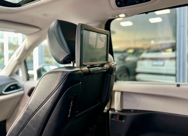 2021 Chrysler Pacifica Hybrid Limited FWD - 22953264 - 16