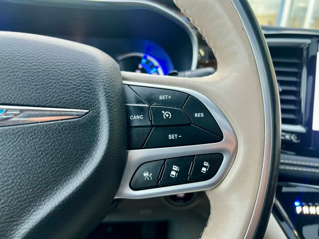 2021 Chrysler Pacifica Hybrid Limited FWD - 22953264 - 18