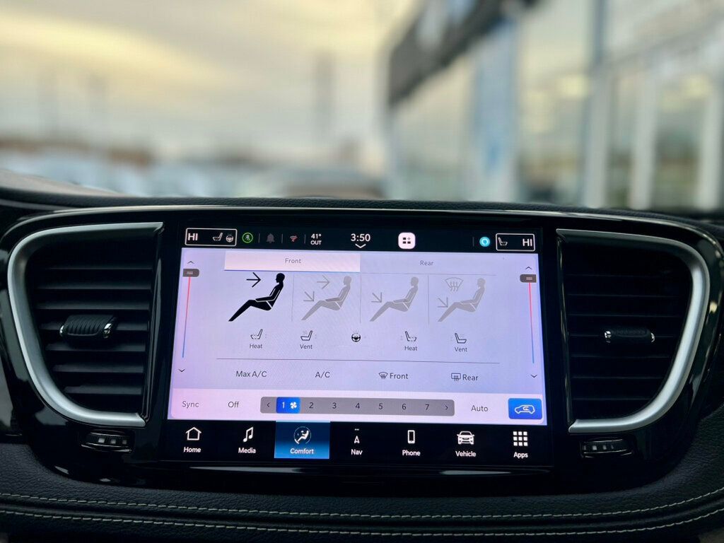 2021 Chrysler Pacifica Hybrid Limited FWD - 22953264 - 23