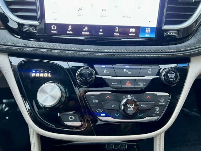 2021 Chrysler Pacifica Hybrid Limited FWD - 22953264 - 34