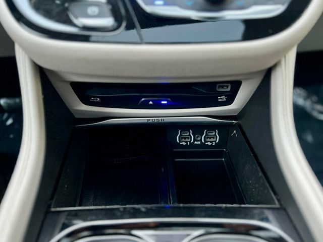 2021 Chrysler Pacifica Hybrid Limited FWD - 22953264 - 35